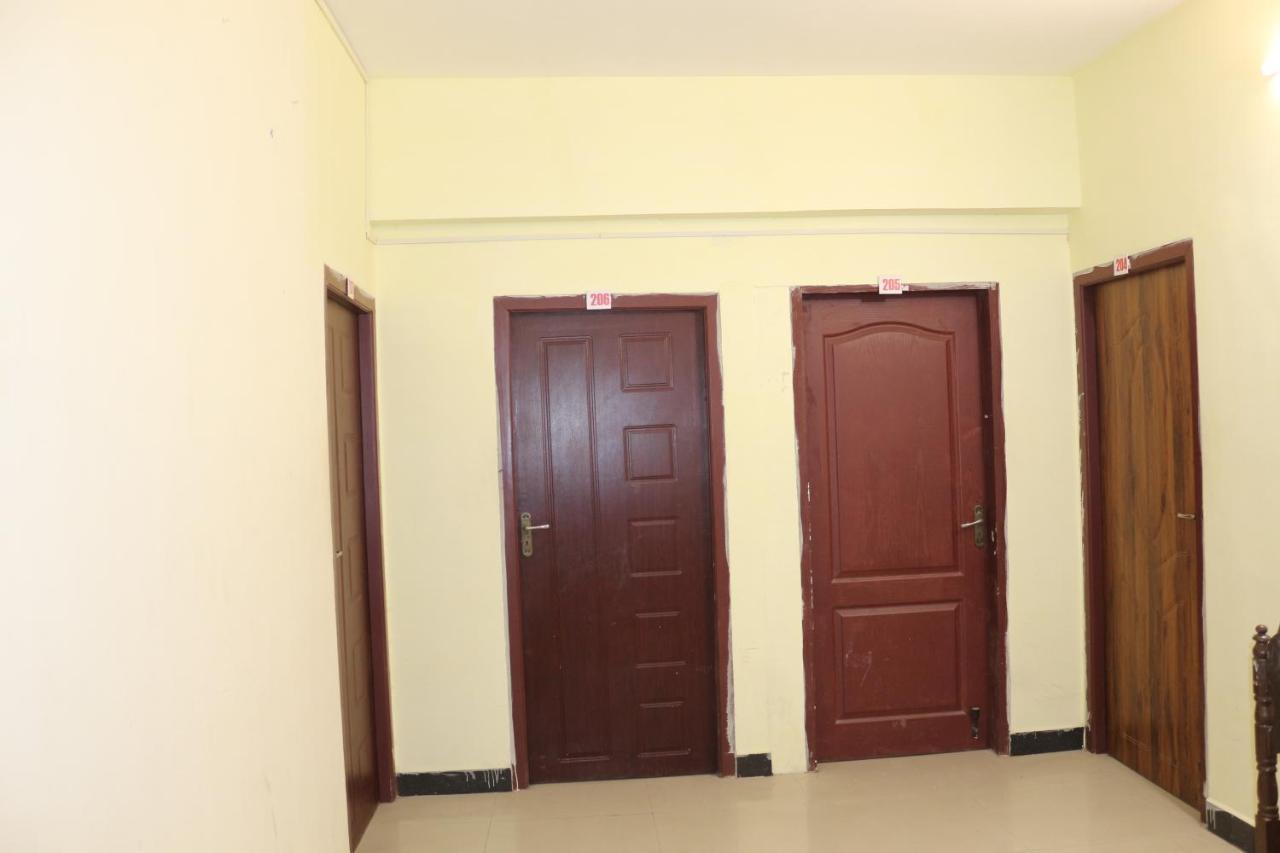 Shree Sairenu Near Maruthamalai And Bharathiyar Univ And On The Way To Near Isha Adiyogi Hotel Marudhamalai Eksteriør billede